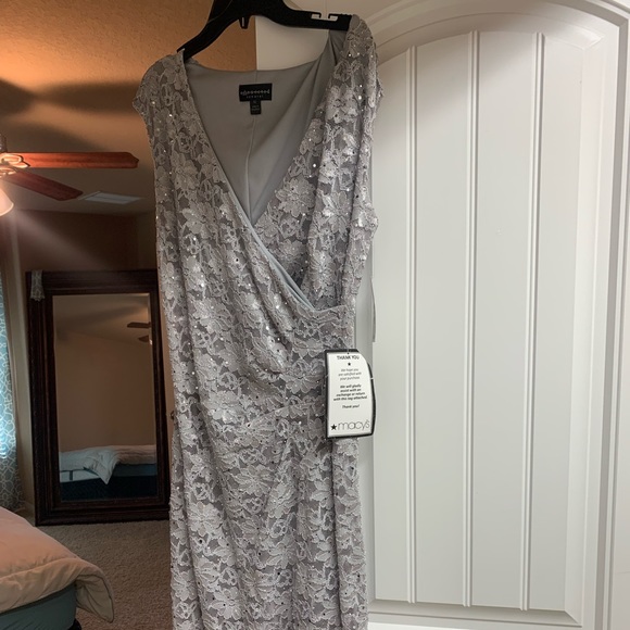 New dress - Picture 2 of 6